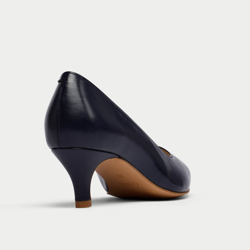 Ava navy heel close up