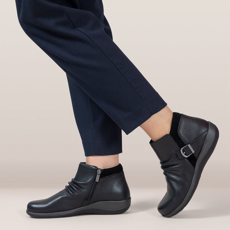 Luna Arch Support Boot #color_black