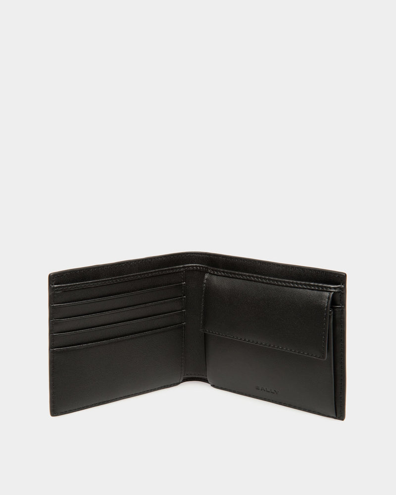 Mythos Bifold In Black Recycled Leather