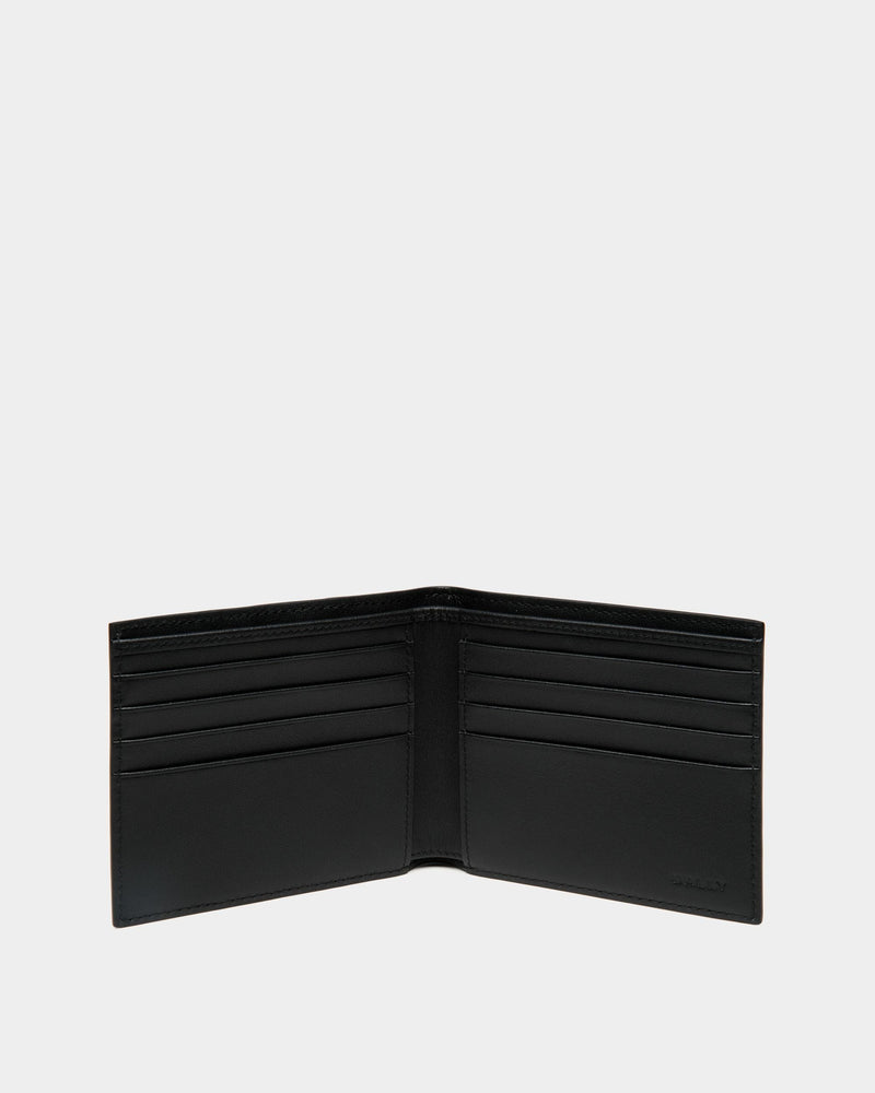 Mythos Bifold In Black Recycled Leather
