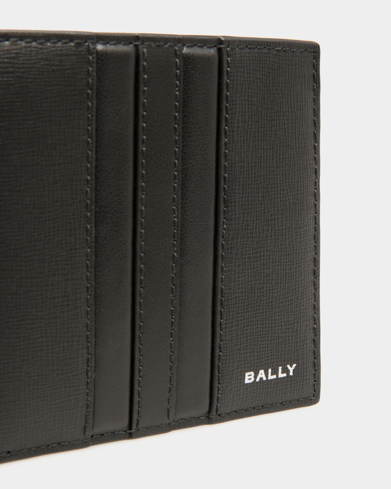Mythos Bifold In Black Recycled Leather