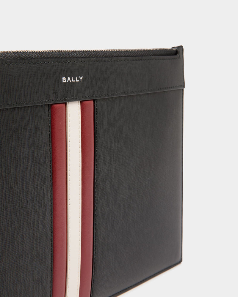 Mythos Pochette In Black Recycled Leather