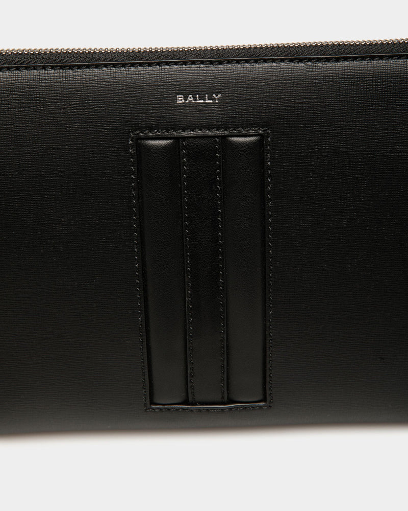 Mythos Pouch In Black Recycled Leather