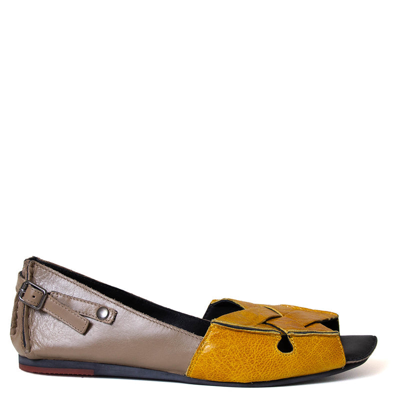 Nari Women's Leather Flat