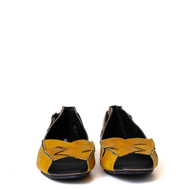 Nari Women's Leather Flat
