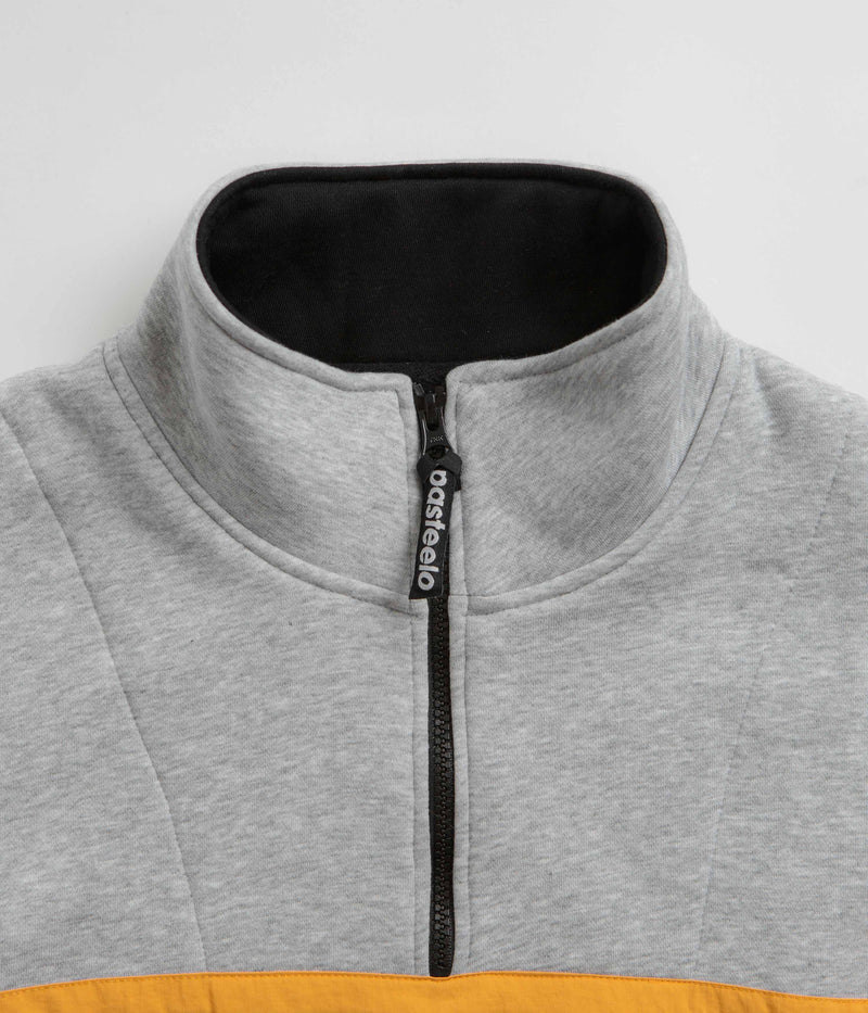 Pasteelo Contrast 1/4 Zip Sweatshirt in Heather Grey and Gold