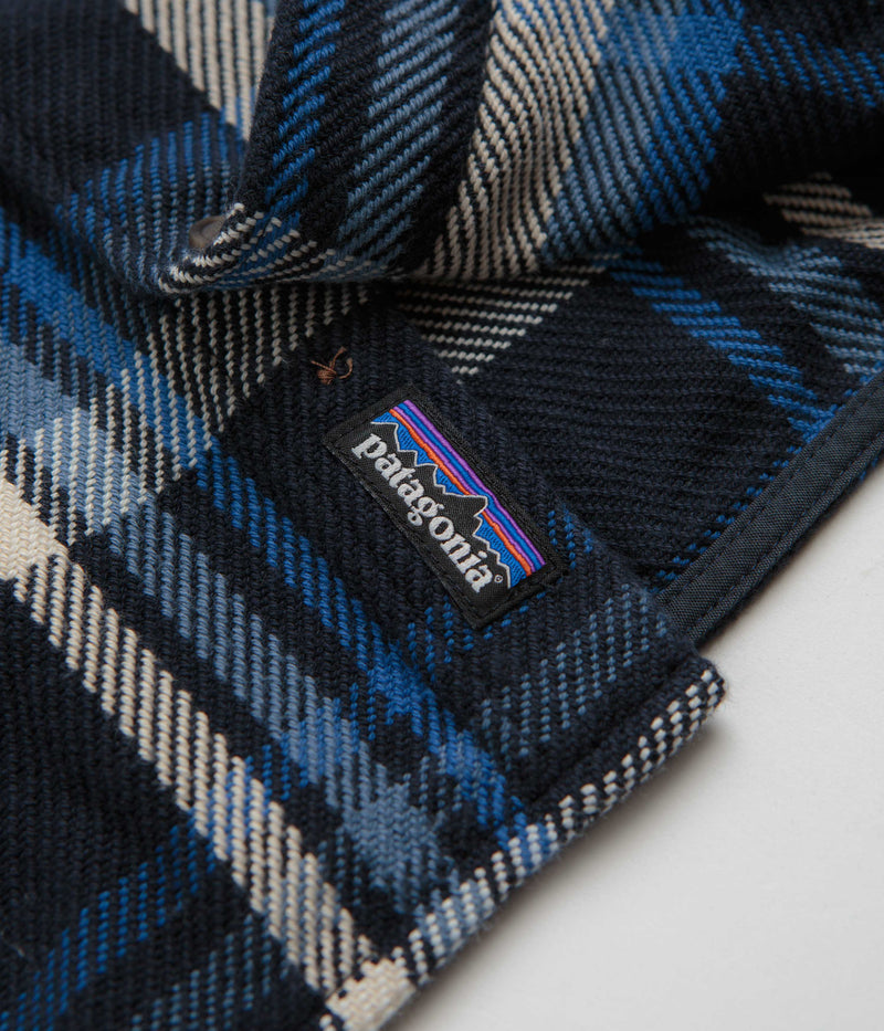 Patagonia Fjord Loft Shirt in Coastal Sunset: Pitch Blue