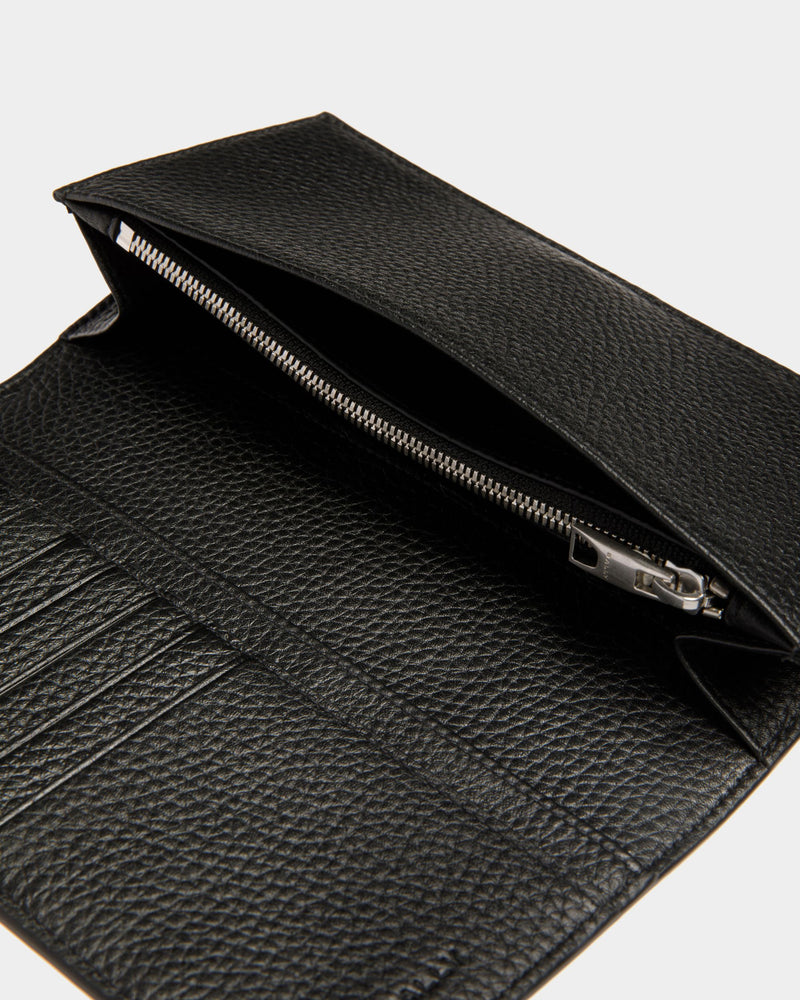 Ribbon Continental Wallet | Men's Wallet | Black Leather | Bally | Still Life Detail