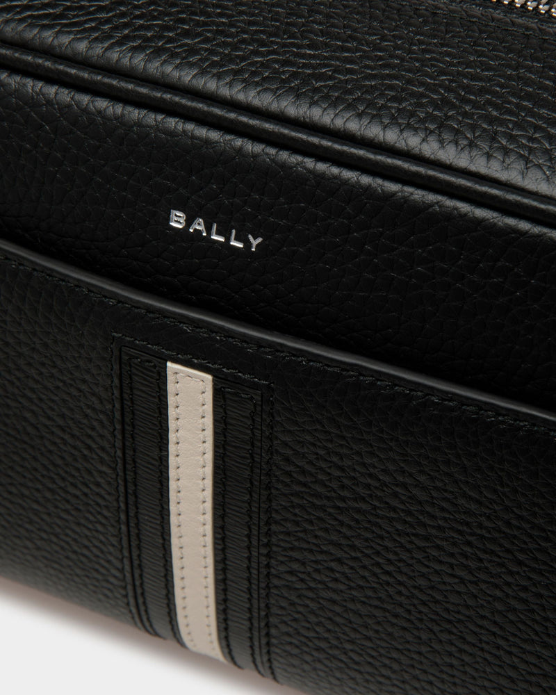 Ribbon Necessaire | Men's Necessaire | Black Leather | Bally | Still Life Detail