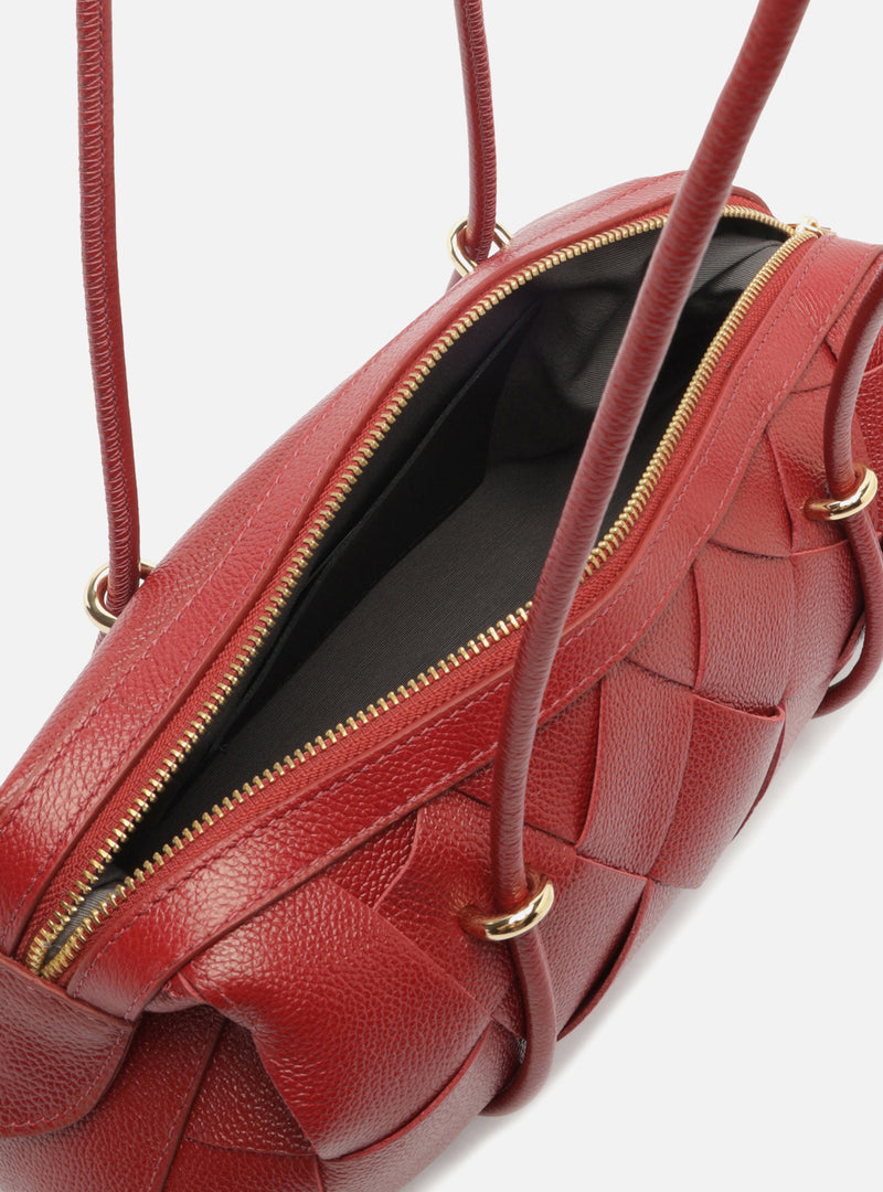 Sarah Medium Leather Shoulder Bag Handbags Pre Fall 26