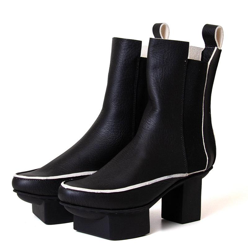Turbine Women's Leather Chelsea Boot