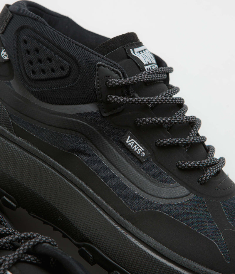 Vans MTE Crosspath Mid Shoes in Black and Black