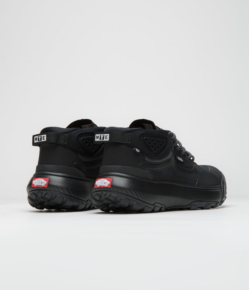 Vans MTE Crosspath Mid Shoes in Black and Black