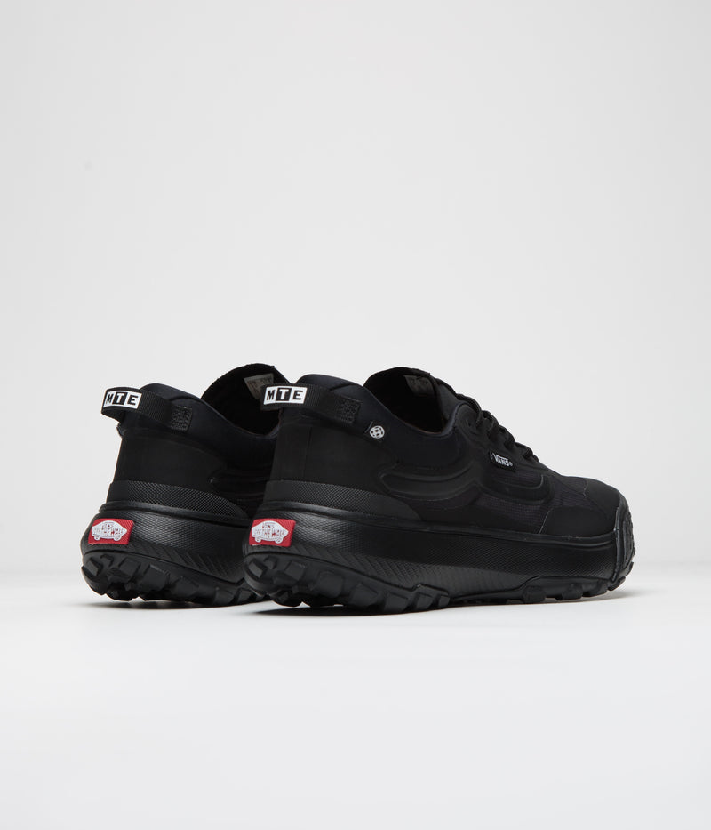 Vans MTE Crosspath Shoes in Black and Black