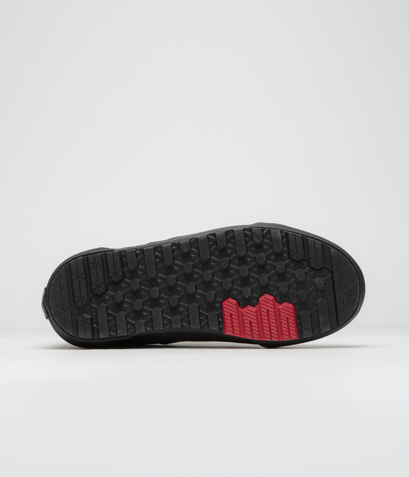 Vans MTE Old Skool Waterproof Shoes in Black and Black