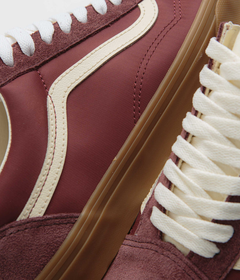 Vans Old Skool Shoes in Sporty Brown and Gum