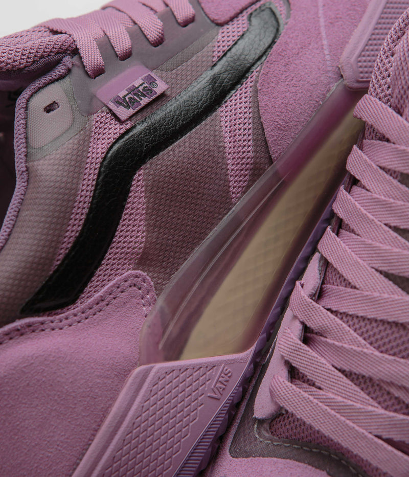 Vans Skate AVE 2.0 Shoes in Lavender Fog and Black
